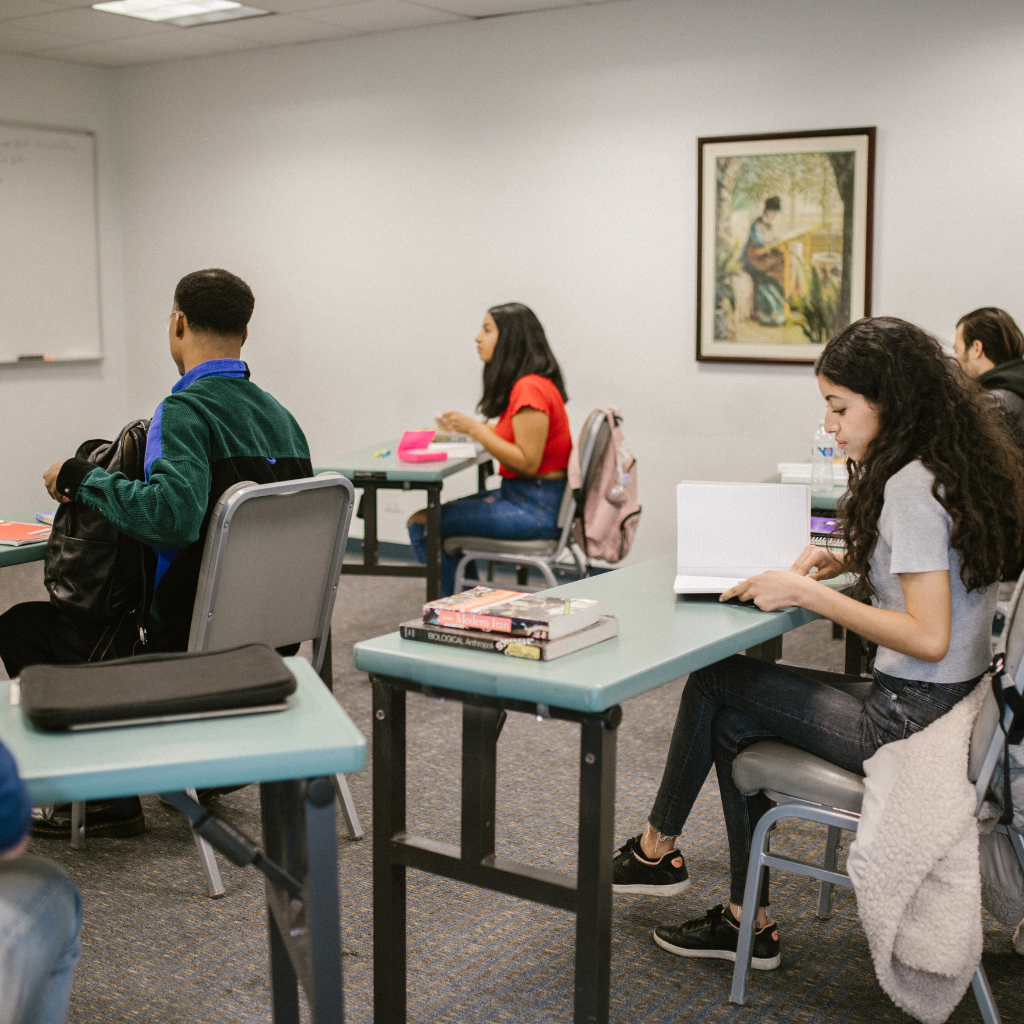 成人高考出国留学
